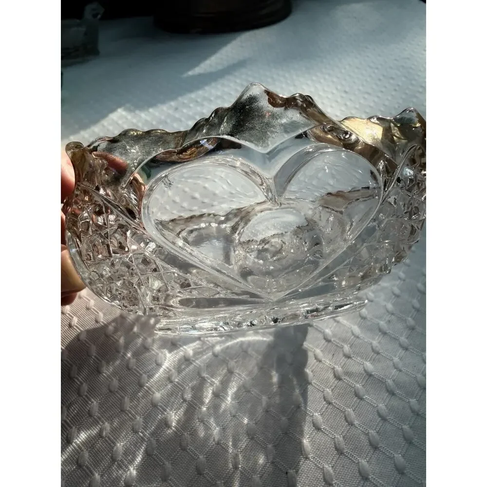 Vintage Clear Pressed Glass Heart Ruffled Candy Nut Trinket Bowl 4” Starburst